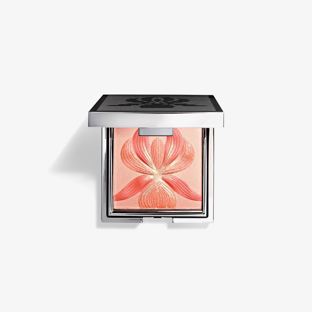 gid://shopify/Product/8252656222403_1